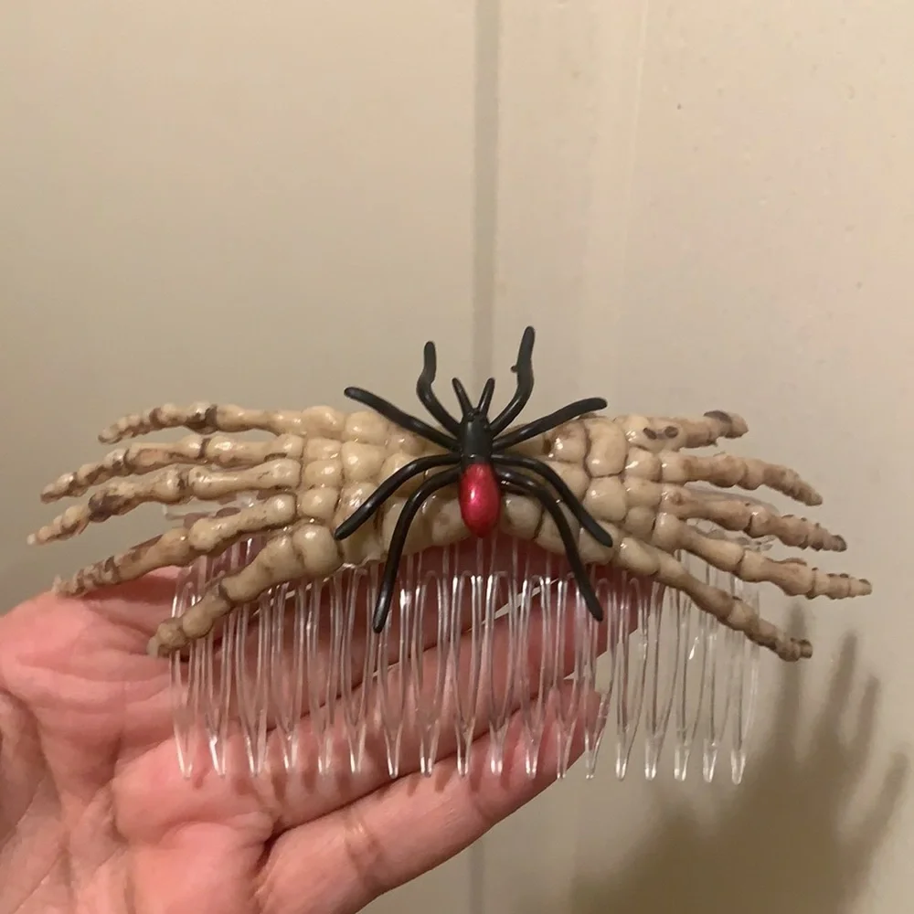 Spider and Skeleton Hand Hair Comb - Picture 2 of 4